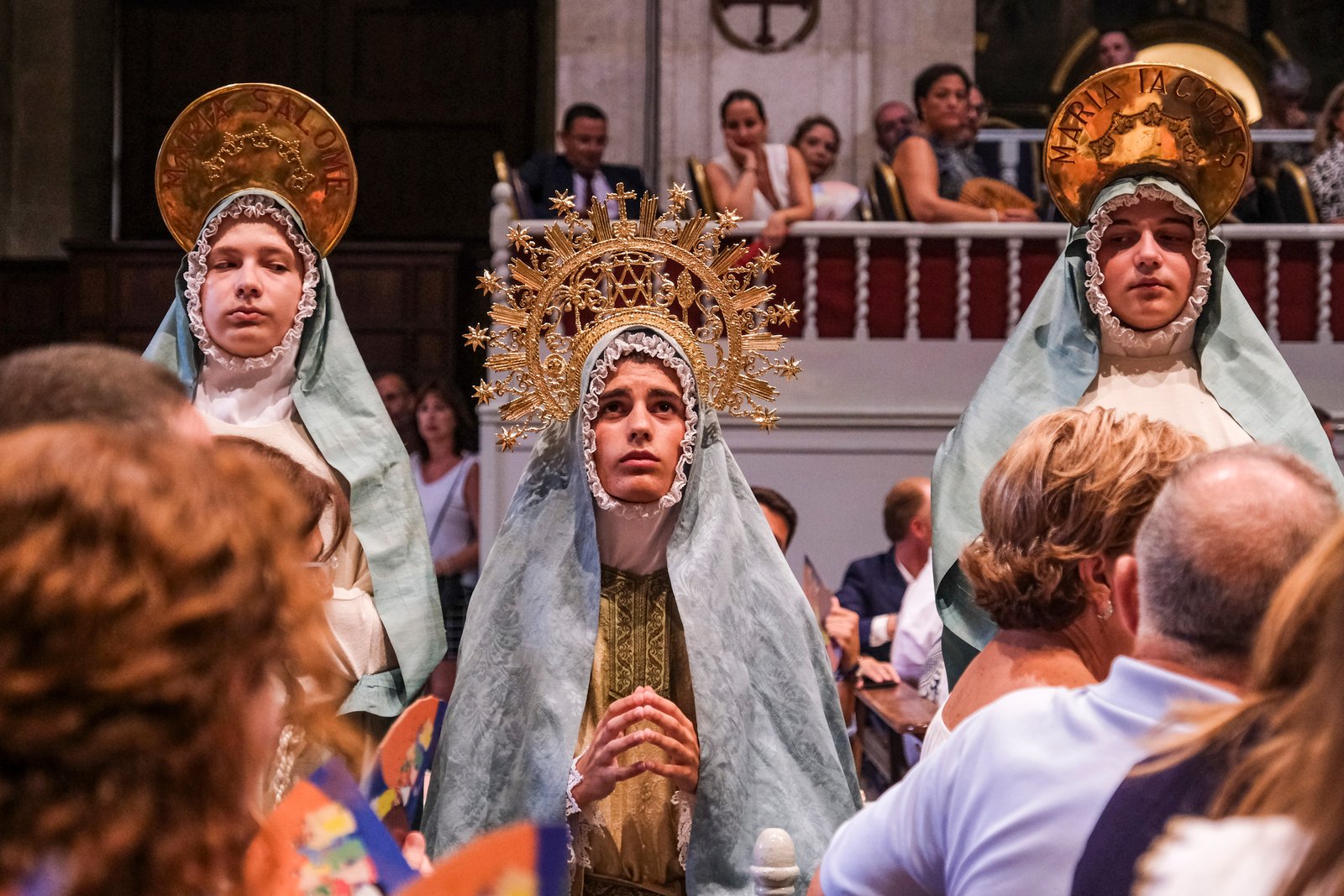 Moros y Cristianos de Alcoi 2025: primera alférez femenina marca hito inclusivo